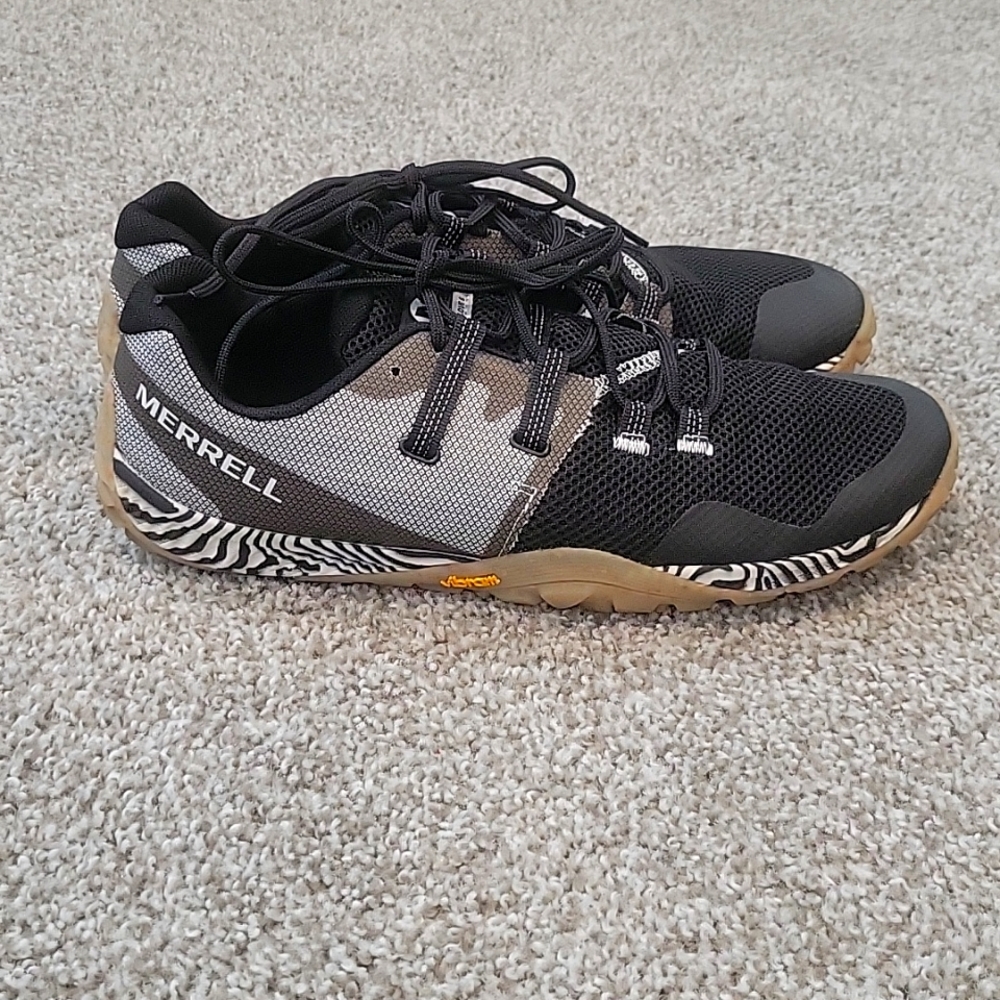 Mens Merrell trail glove 6